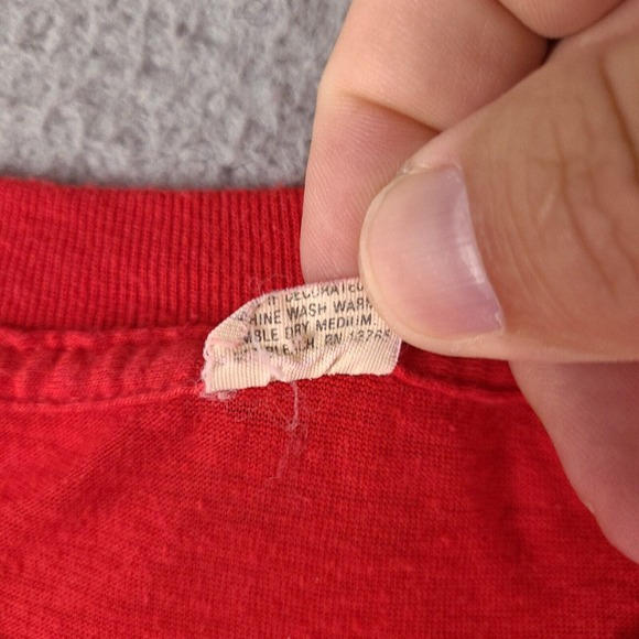 Vintage 1982 Electricians Excuse T-Shirt Mens Medium Red Single Stitch USA Made - Picture 7 of 16